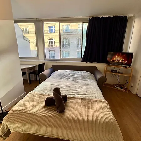 Appartamento Des Champs Elysées Parigi