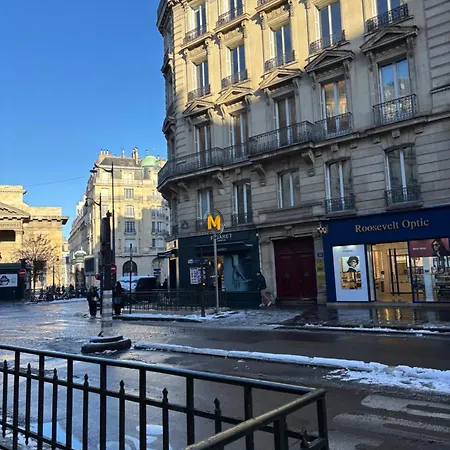 Des Champs Elysées Parigi